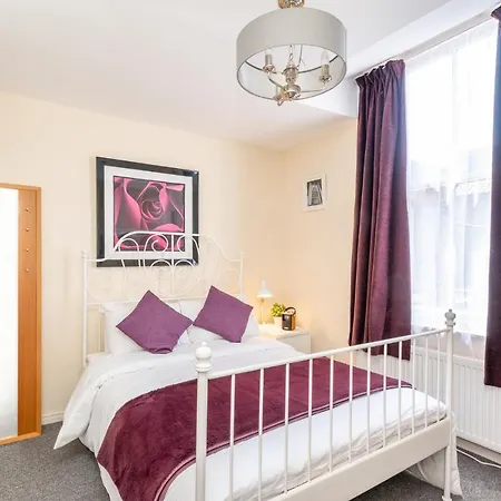 Stunning 1 Bed Right In The Heart Of