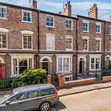 Stunning 1 Bed Right In The Heart Of