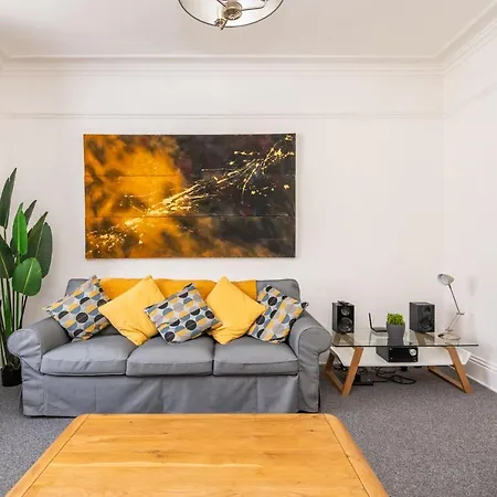 Stunning 1 Bed Right In The Heart Of